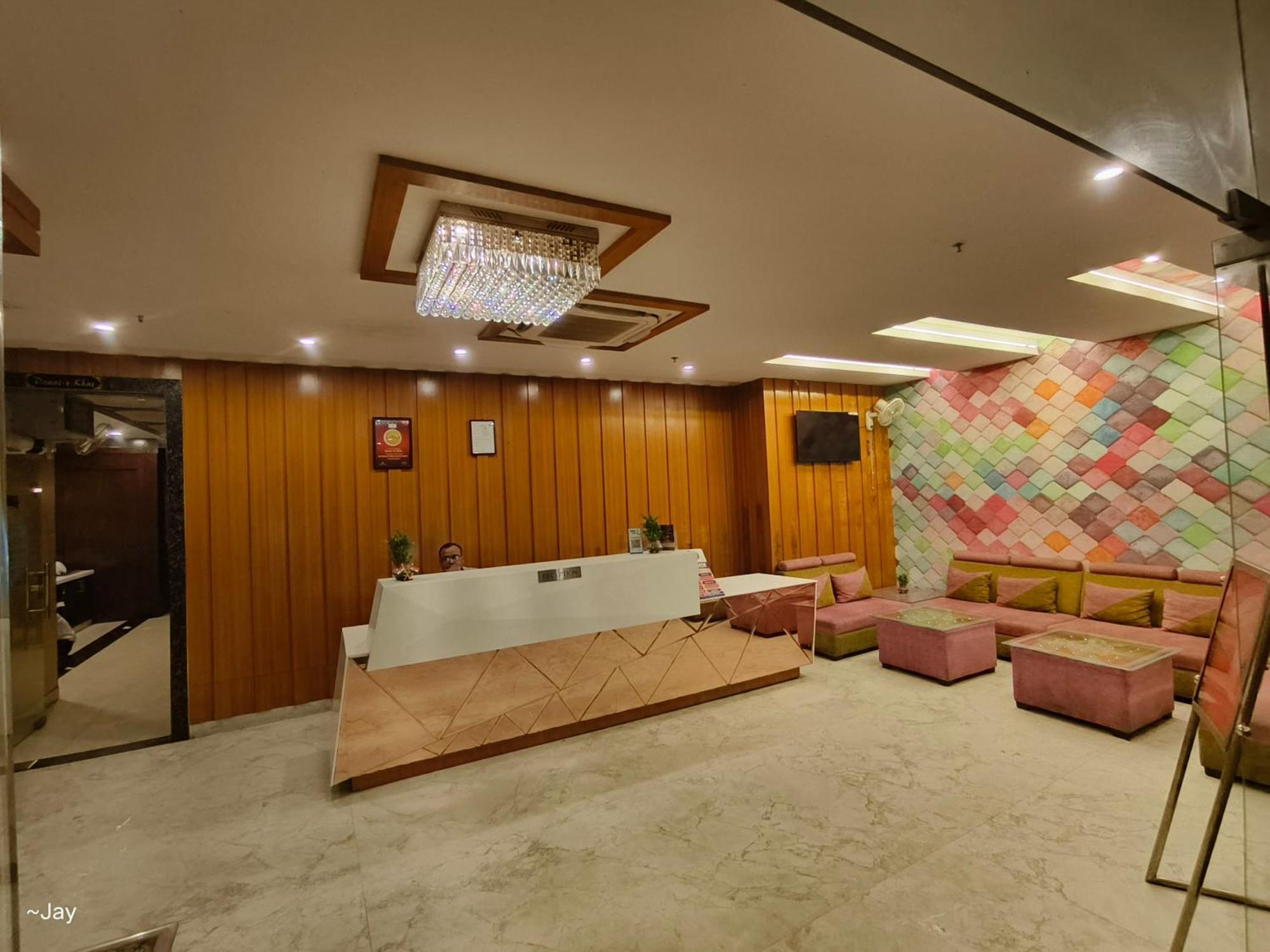 The Triumph Hotel Varanasi Exterior foto