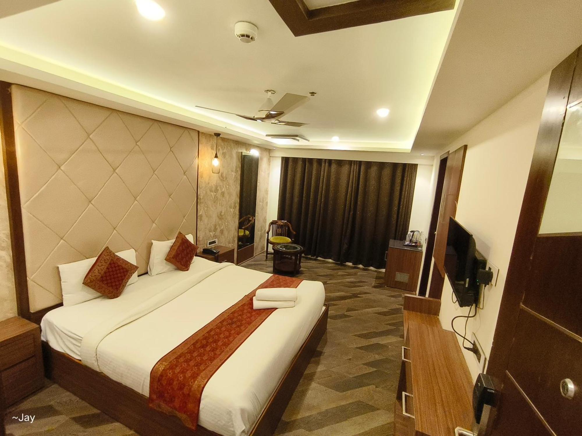 The Triumph Hotel Varanasi Exterior foto