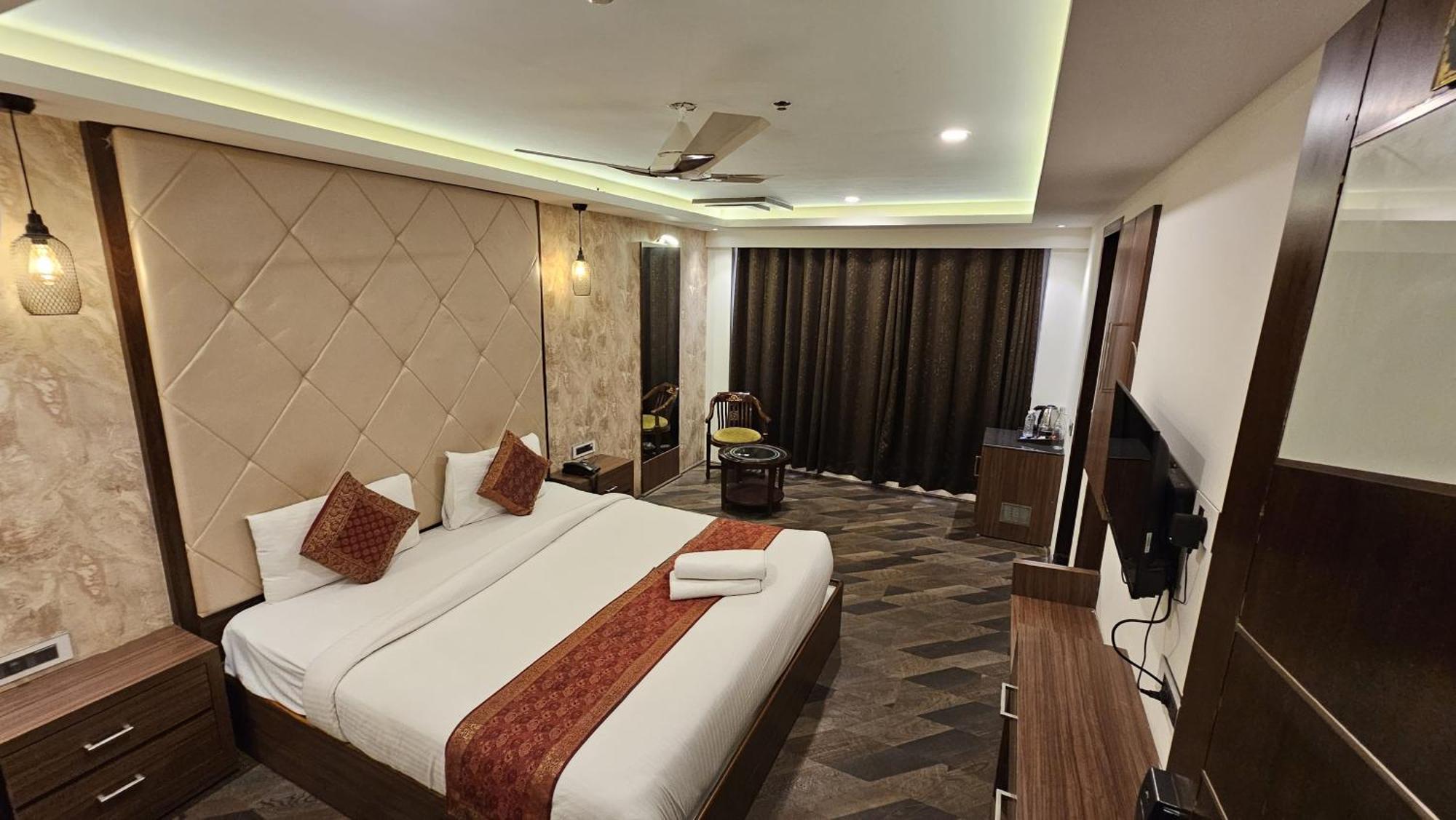 The Triumph Hotel Varanasi Exterior foto
